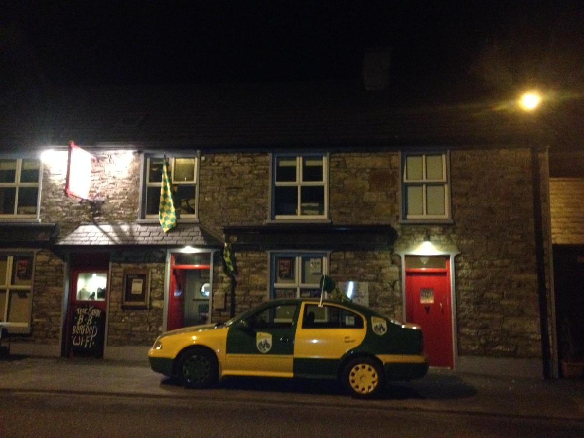 Teac Seain Bar & Bnb Anascaul Exterior foto