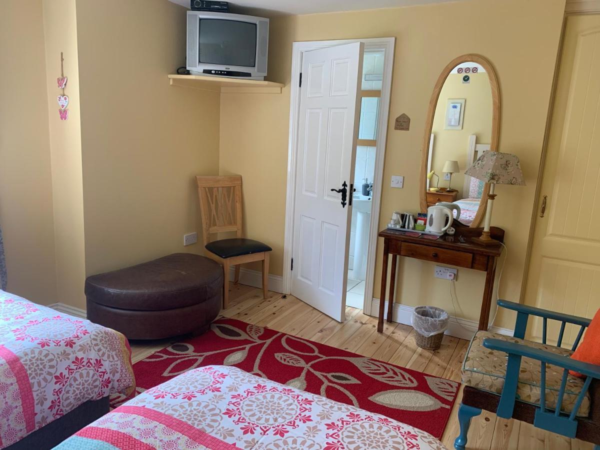 Teac Seain Bar & Bnb Anascaul Exterior foto
